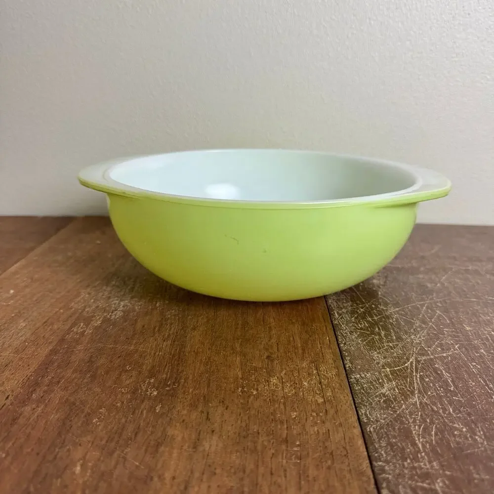 Vintage‎ Pyrex Yellow Green 024 Round 2 Qt Serving Bowl Casserole Dish